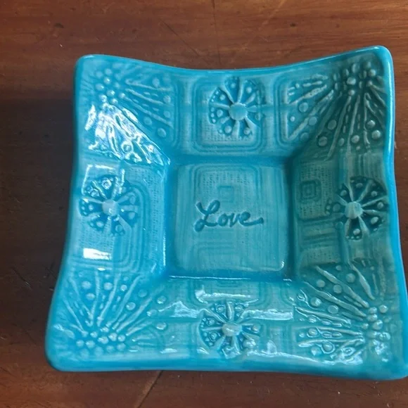Lorraine Oerth Turquoise Ceramic “Love” Trinket Dish Jewelry - Picture 3 of 7